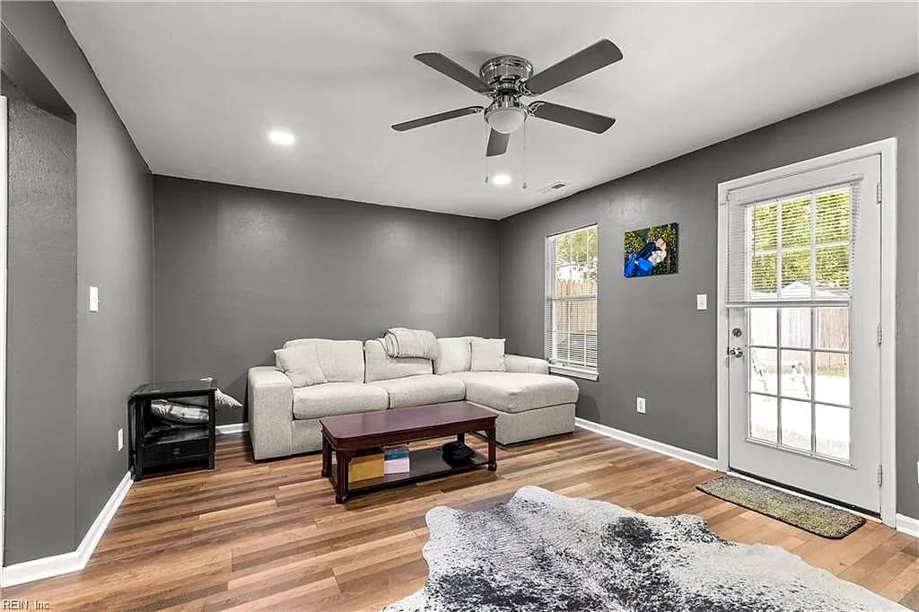 505 SHIRE CHSE, NEWPORT NEWS VA 23602 thumb 9