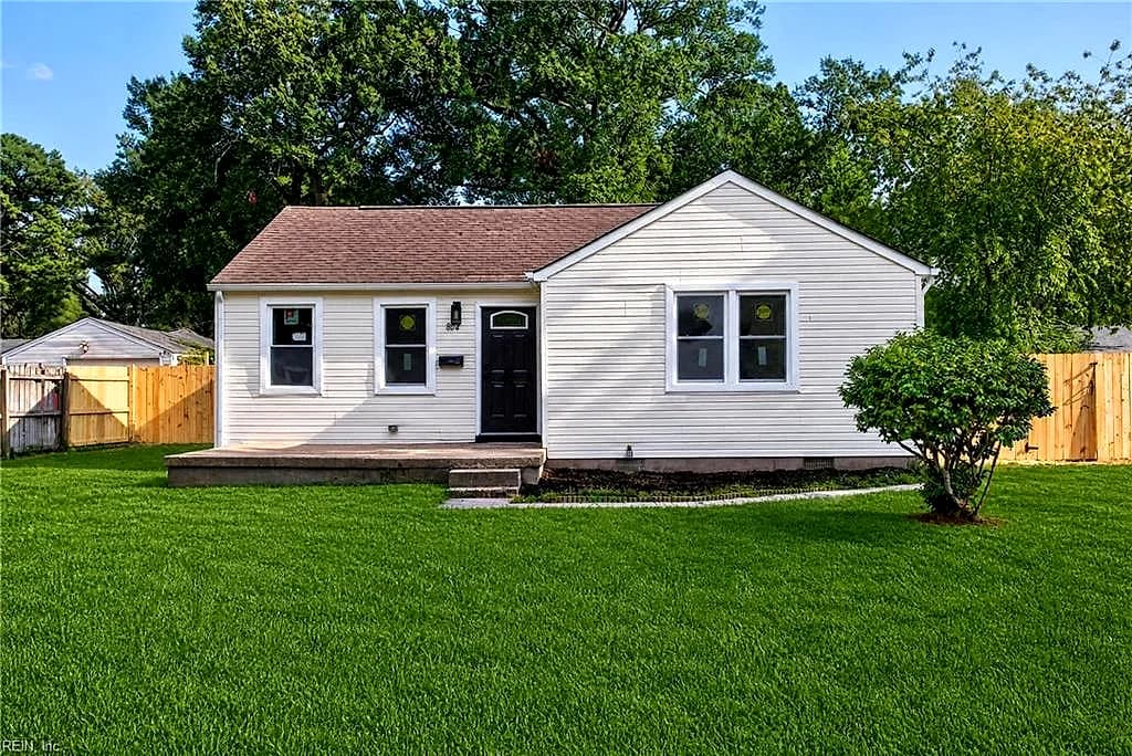 802 Paul ST, NEWPORT NEWS VA 23605 - Photo 2