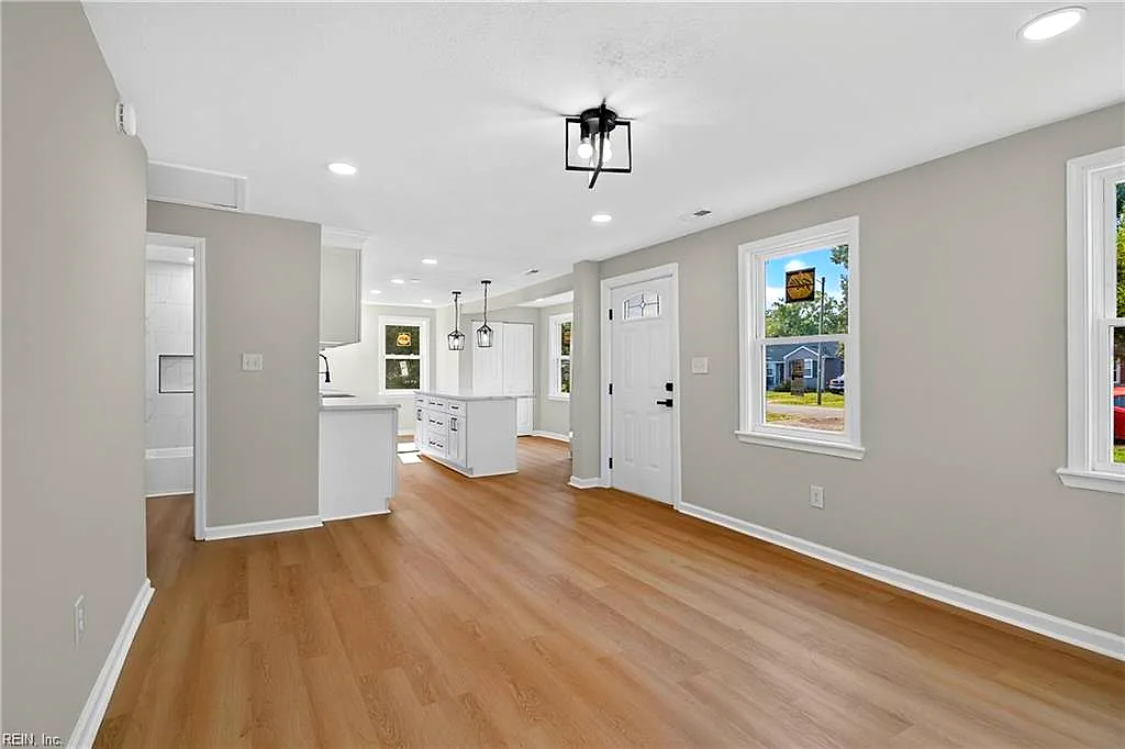 802 Paul ST, NEWPORT NEWS VA 23605 - Photo 4