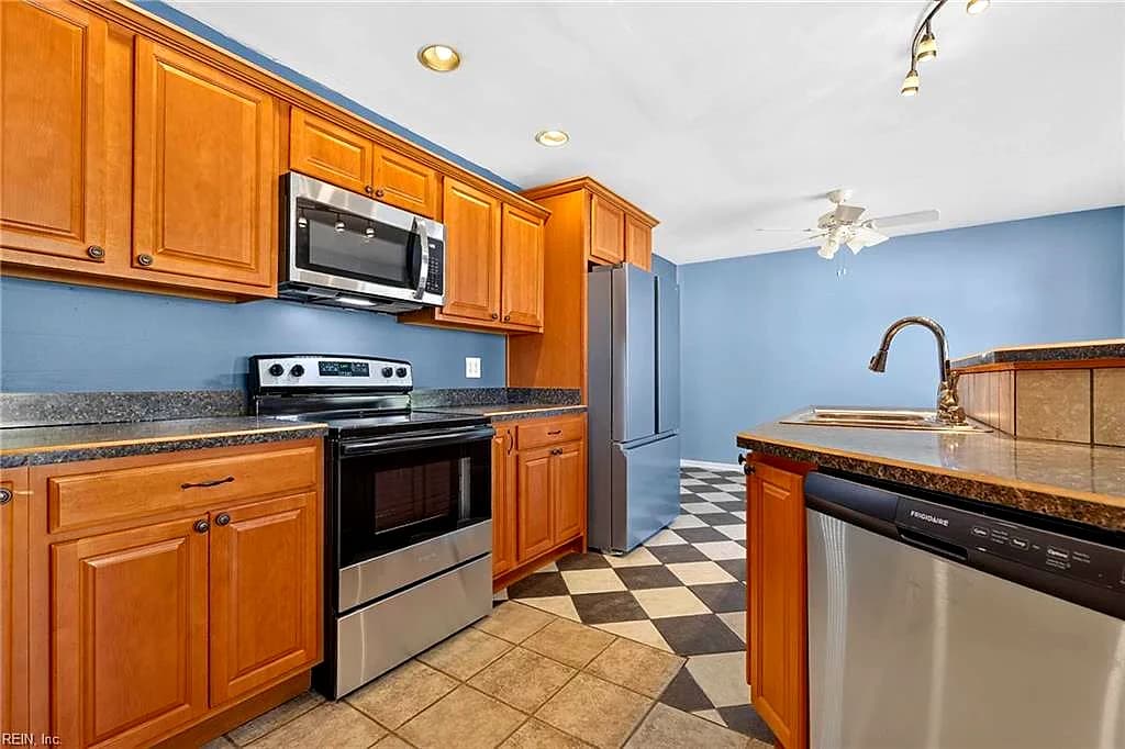 1637 Brockie CIR, VIRGINIA BEACH VA 23464 thumb 6