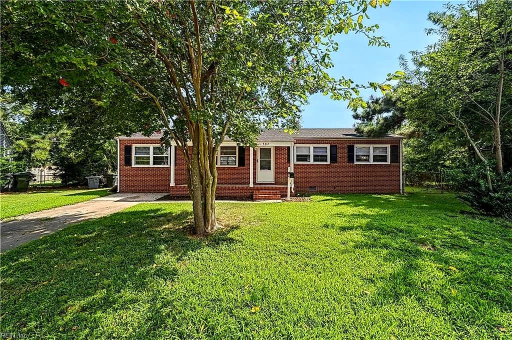 502 Regina CT, HAMPTON VA 23669 - Photo 2