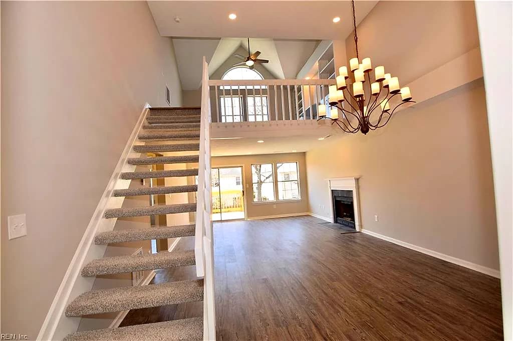 909 Gas Light LN, VIRGINIA BEACH VA 23462 - Photo 2