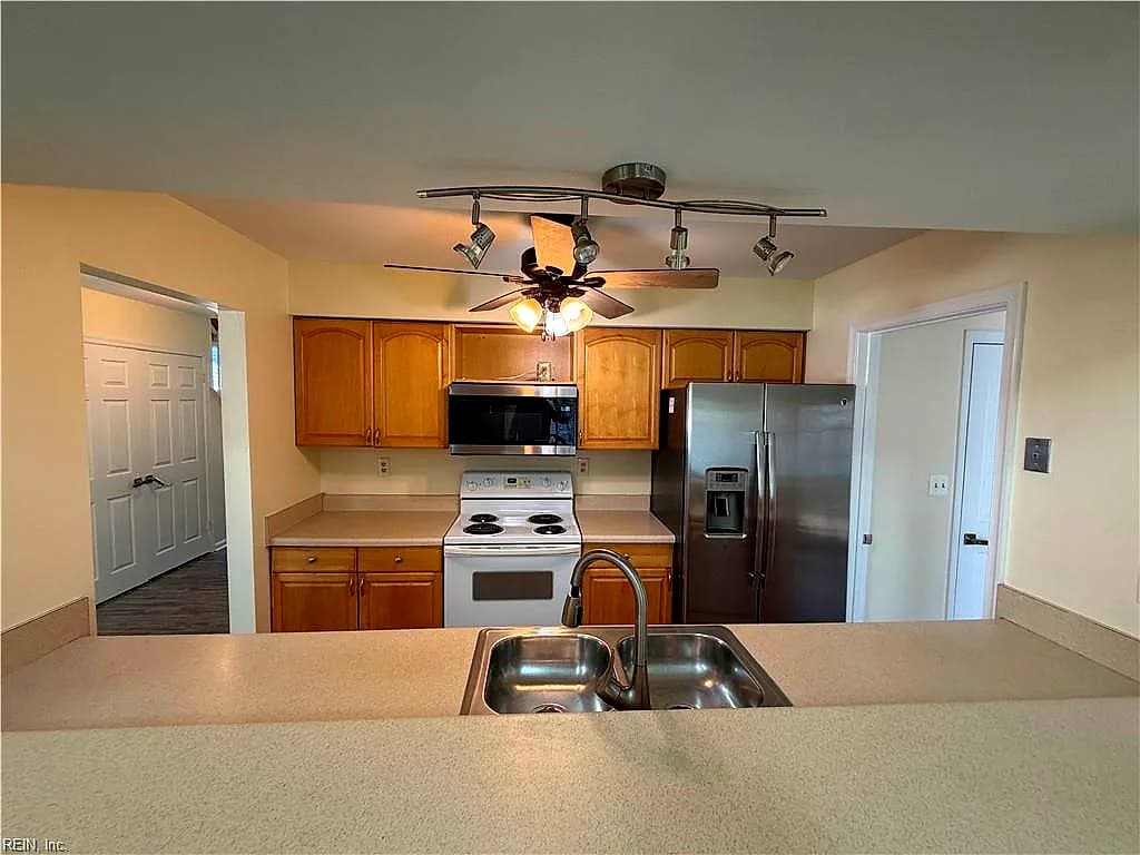1605 Hathern CT, VIRGINIA BEACH VA 23464 - Photo 5
