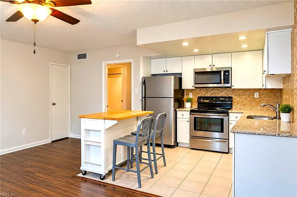 3149 Page AVE #123, VIRGINIA BEACH VA 23451 - Photo 4