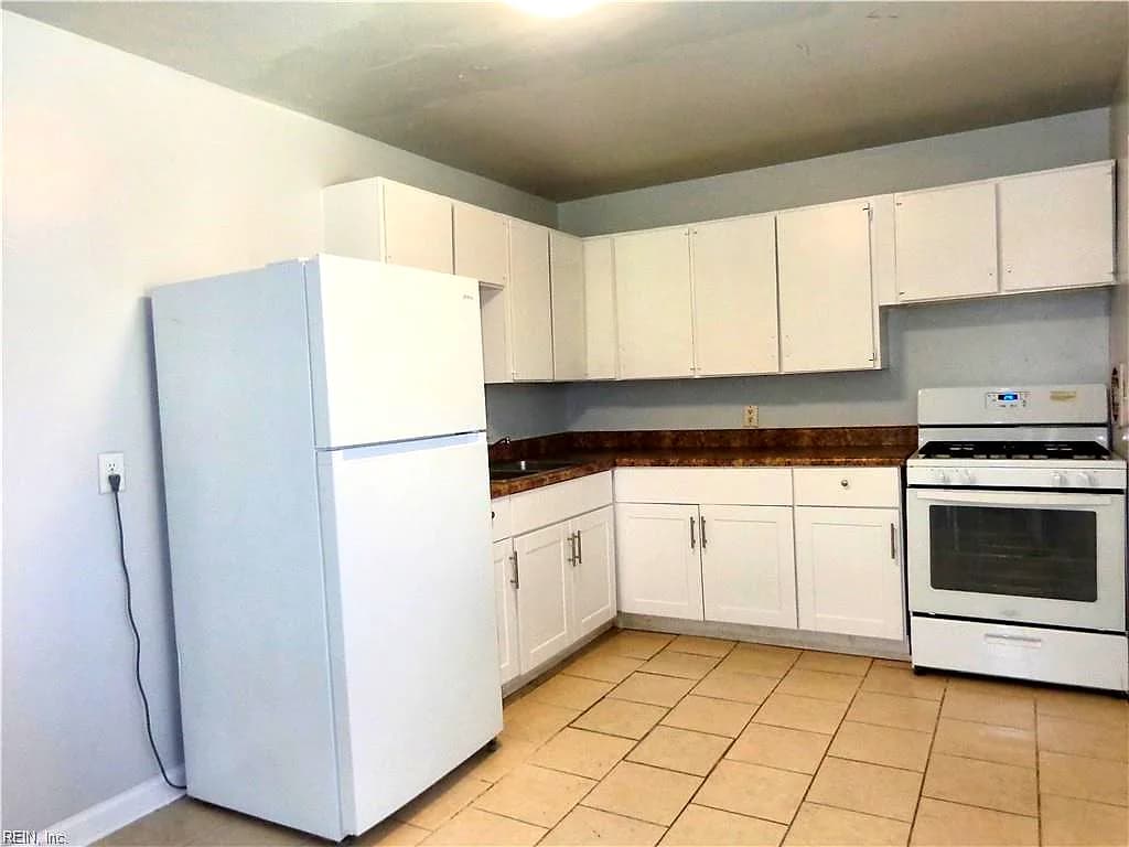 1625 W Pembroke AVE #19, HAMPTON VA 23661 - Photo 3