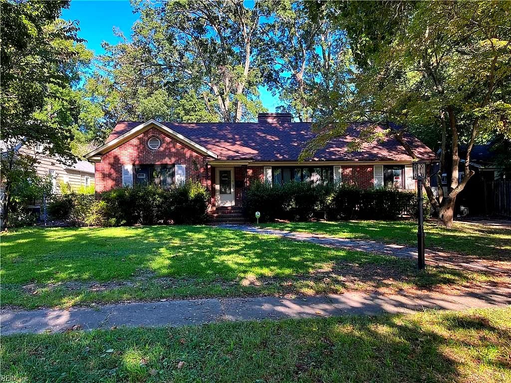 158 Algonquin RD, HAMPTON VA 23661 - Photo 2