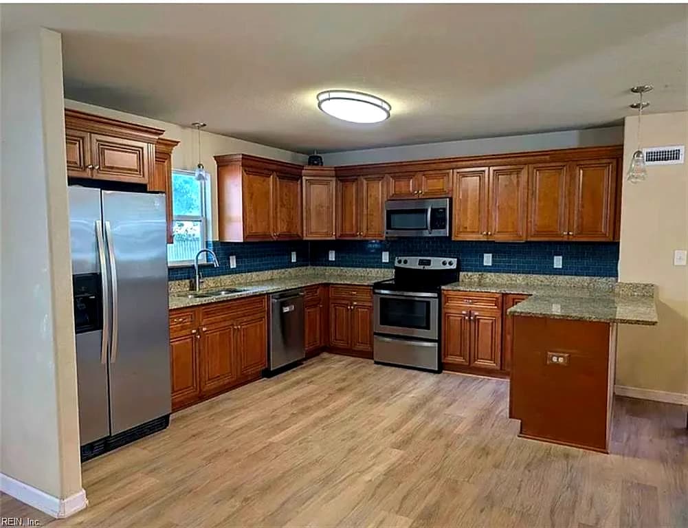 3672 Hyde CIR, NORFOLK VA 23513 - Photo 3