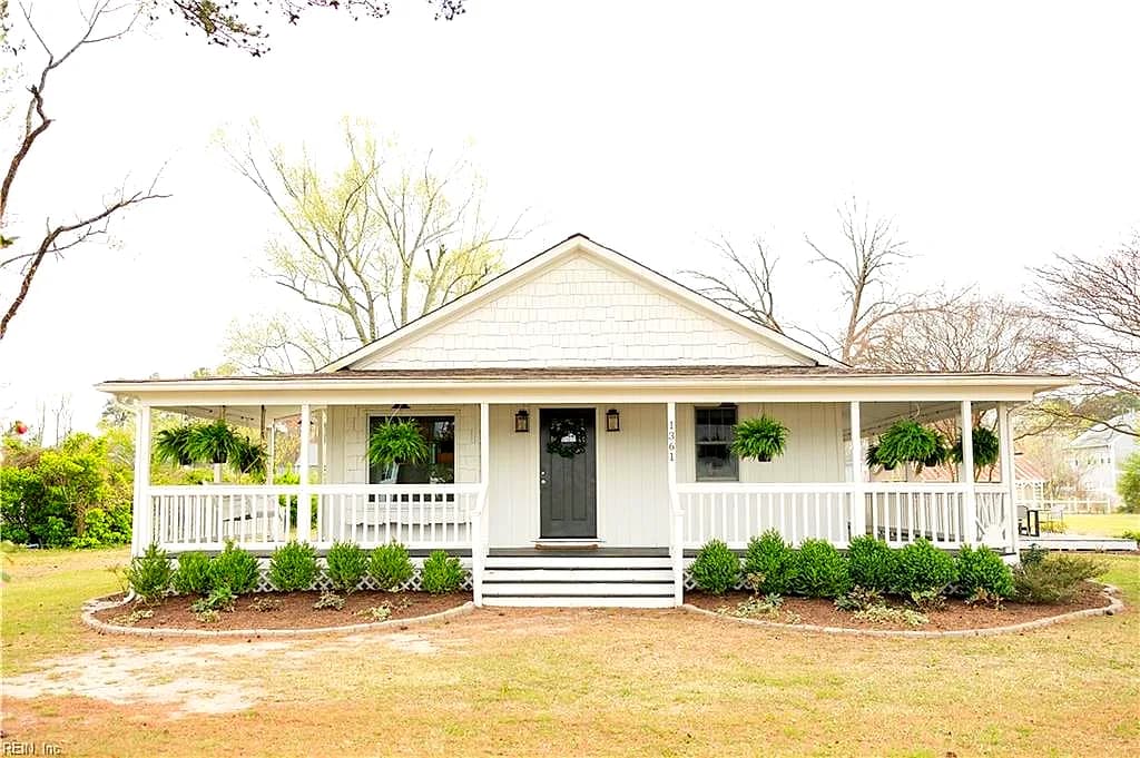 1361 Elbow RD, CHESAPEAKE VA 23320 - Photo 2
