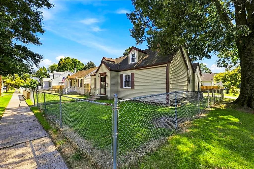 133 Leicester AVE W, NORFOLK VA 23503 - Photo 5