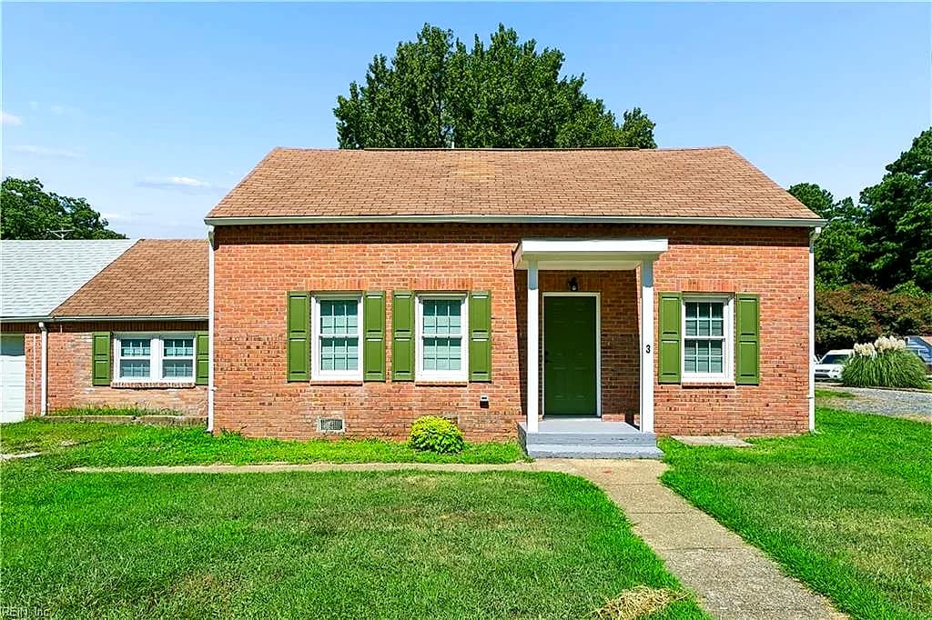 3 E Davis RD, HAMPTON VA 23666 - Photo 5