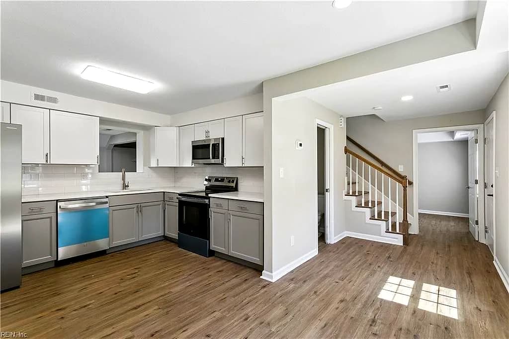 3 E Davis RD, HAMPTON VA 23666 thumb 9