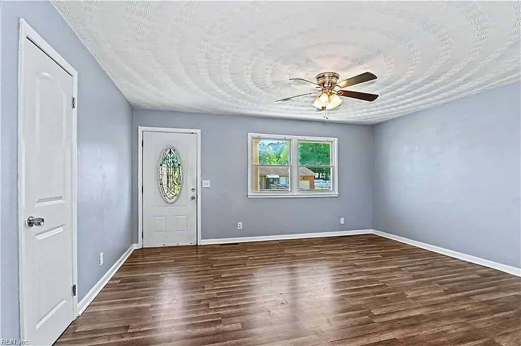 1102 Carrington CRES S, PORTSMOUTH VA 23701 - Photo 5
