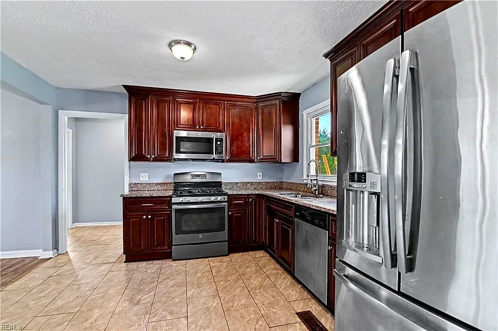 1102 Carrington CRES S, PORTSMOUTH VA 23701 thumb 8