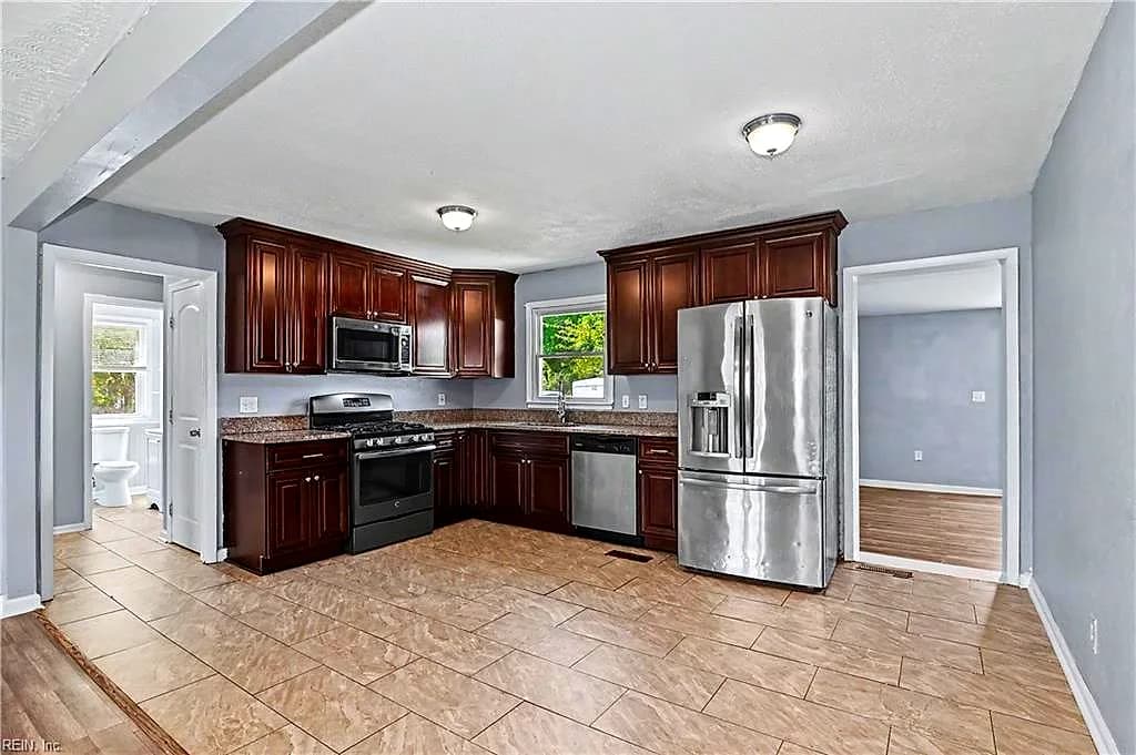 1102 Carrington CRES S, PORTSMOUTH VA 23701 thumb 9