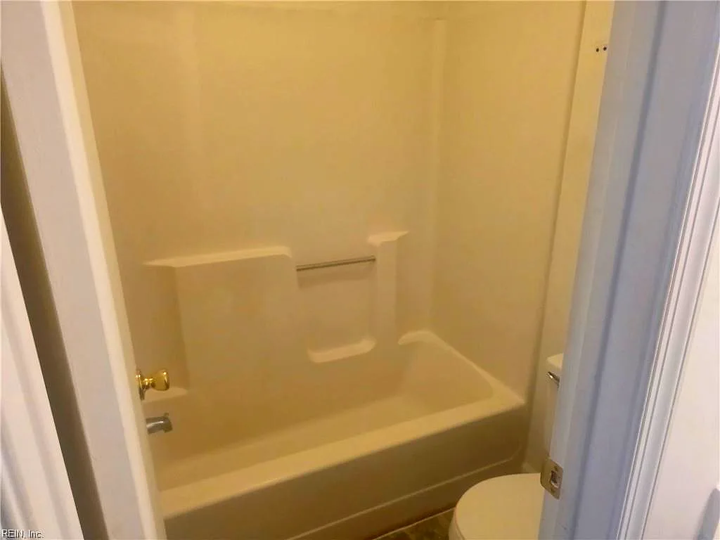535 Pineland CIR #302, NEWPORT NEWS VA 23602 thumb 8