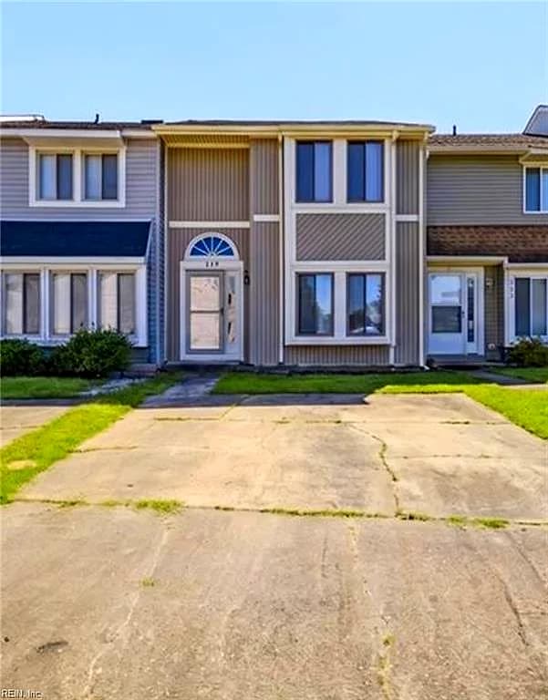 719 Waters DR, VIRGINIA BEACH VA 23462 - Photo 2