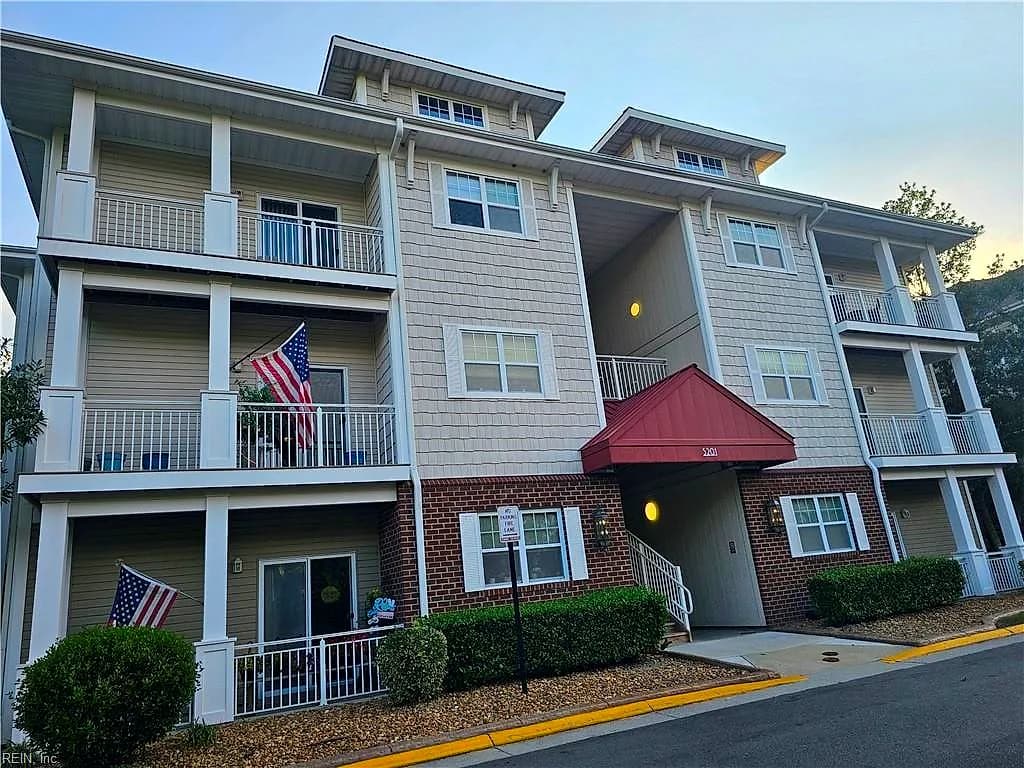 5201 Nuthall DR #307, VIRGINIA BEACH VA 23455 - Photo 2