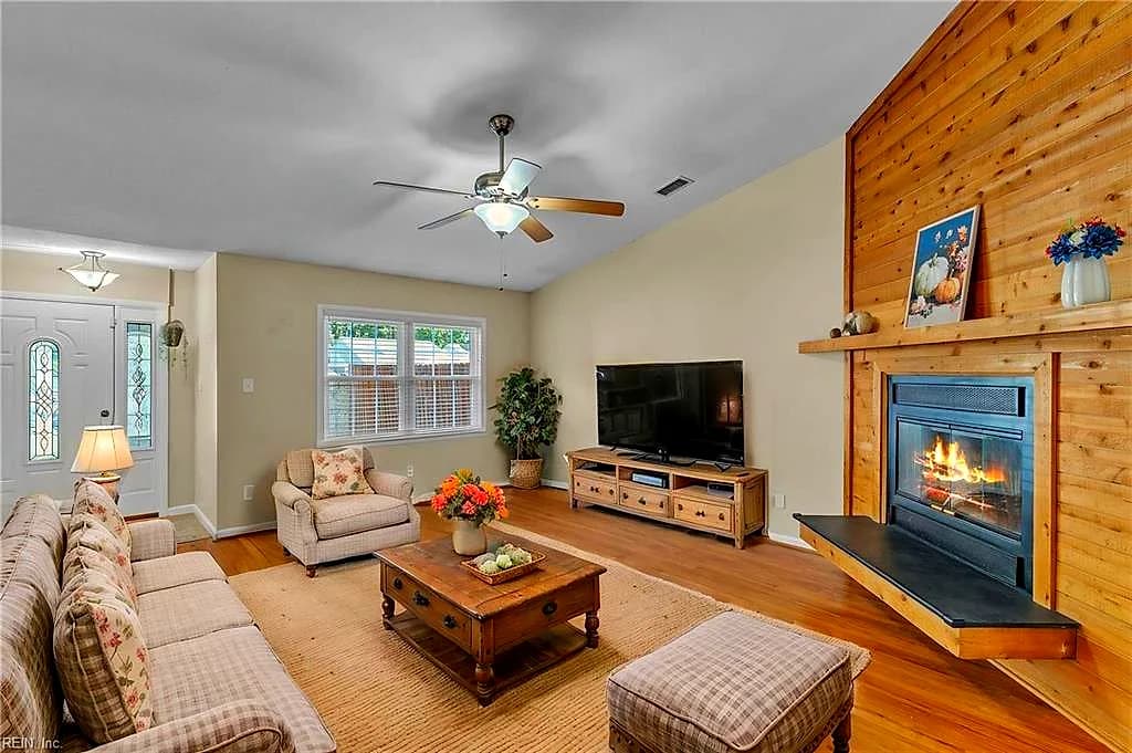 4281 Smokey Lake DR, VIRGINIA BEACH VA 23462 - Photo 4