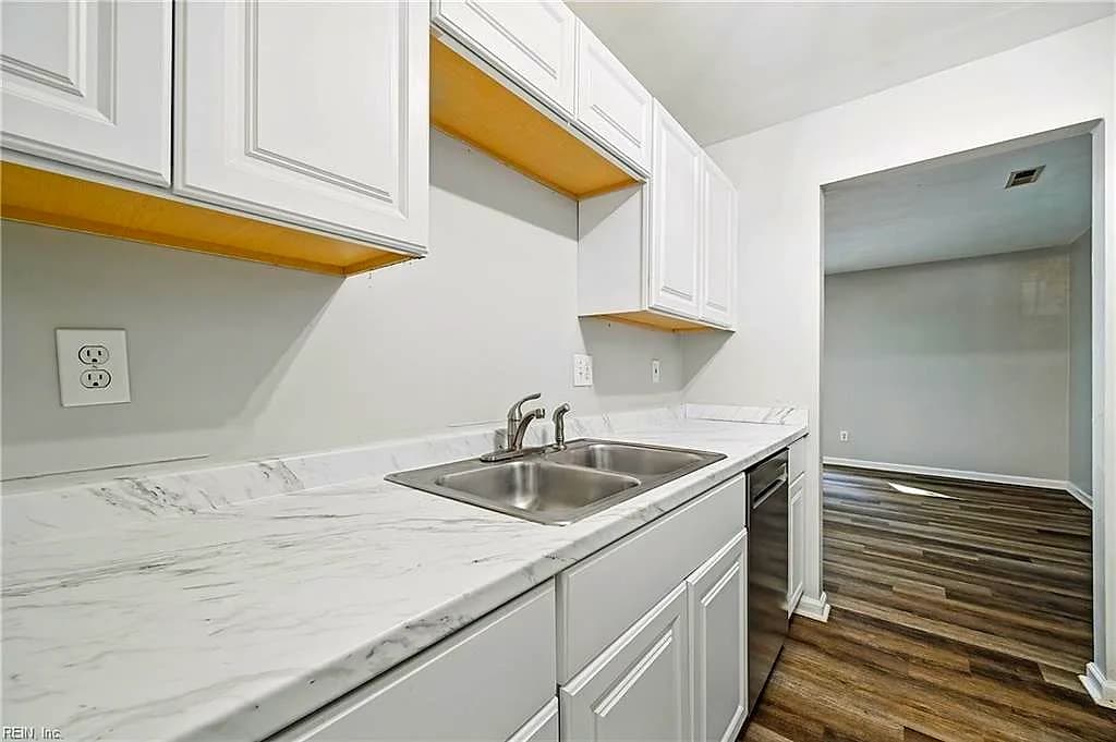 73 Terri Sue CT, HAMPTON VA 23666 thumb 8