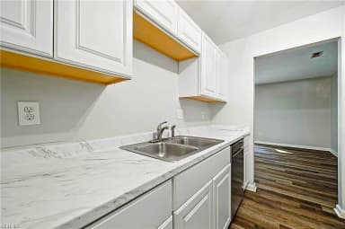 73 Terri Sue CT, HAMPTON VA 23666 thumb 8
