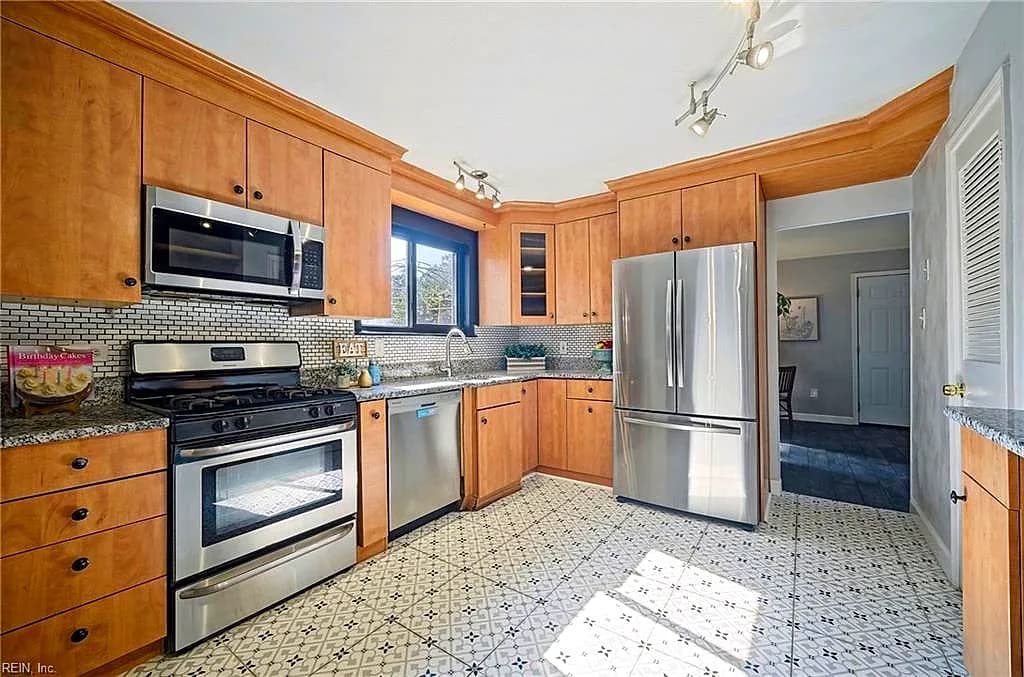 446 Dauphin LN, VIRGINIA BEACH VA 23452 thumb 9