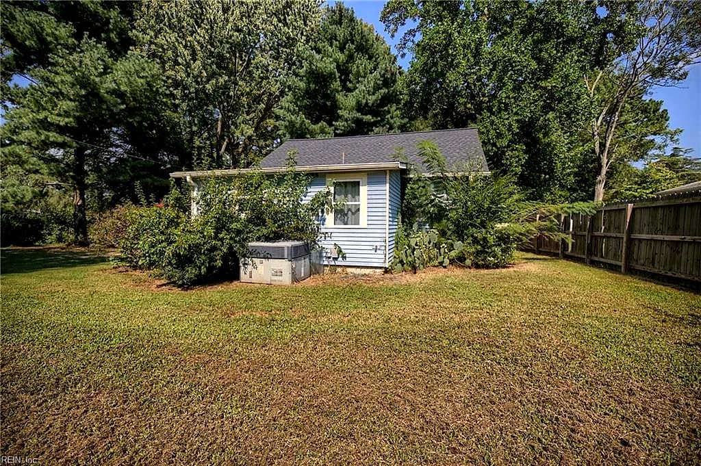 7275 Bray RD, HAYES VA 23072 - Photo 5