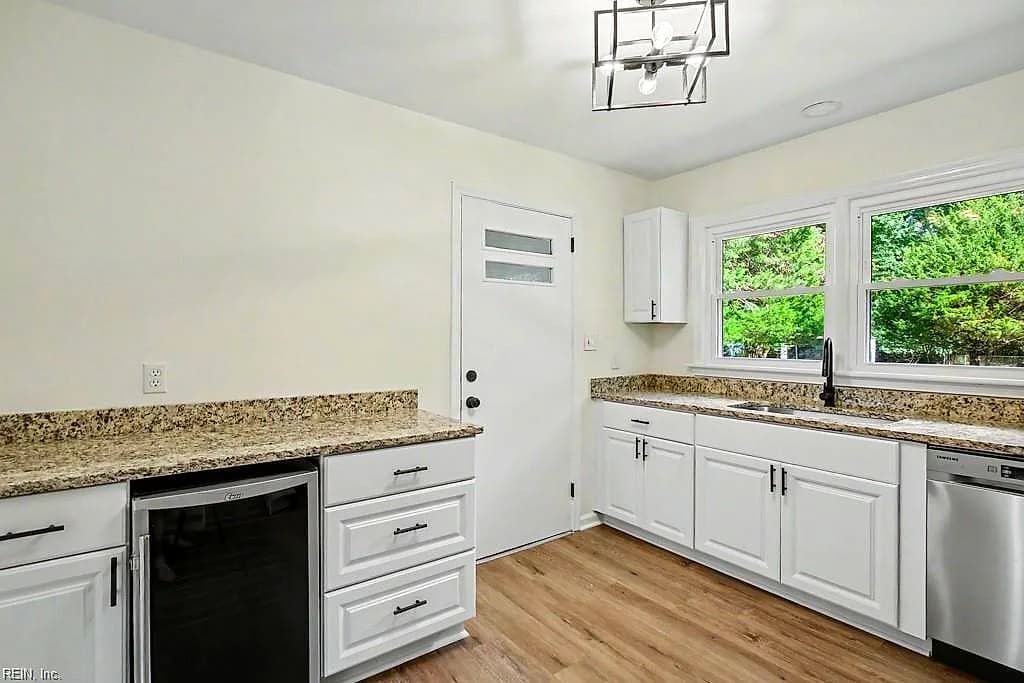 108 Hermitage RD, NEWPORT NEWS VA 23606 - Photo 5