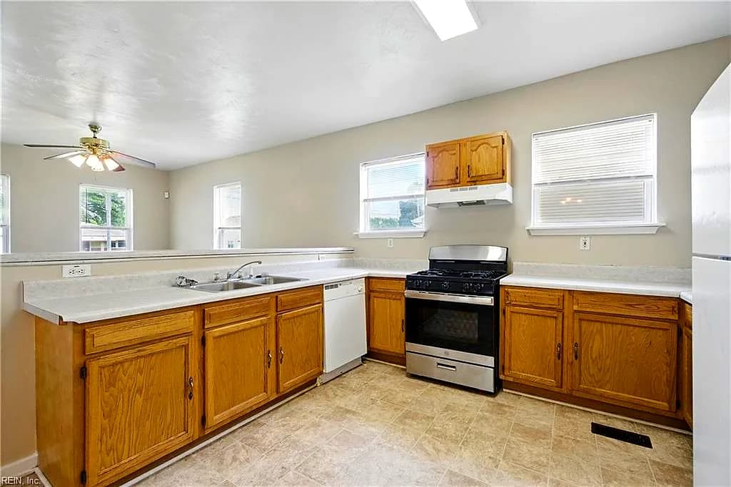 1310 Hoover AVE, CHESAPEAKE VA 23324 thumb 6