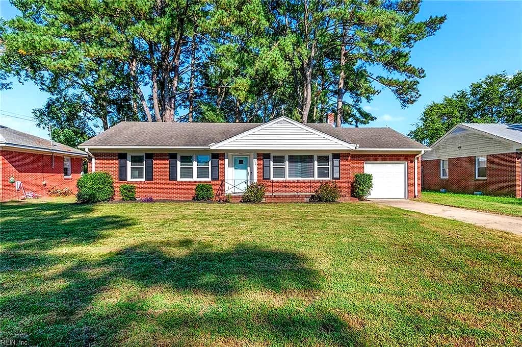 208 Jordan DR, SMITHFIELD VA 23430 - Photo 2