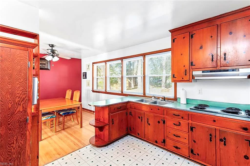 208 Jordan DR, SMITHFIELD VA 23430 thumb 6