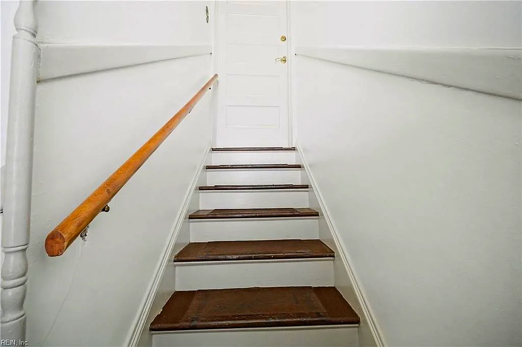 931 Jamestown CRES, NORFOLK VA 23508 - Photo 5