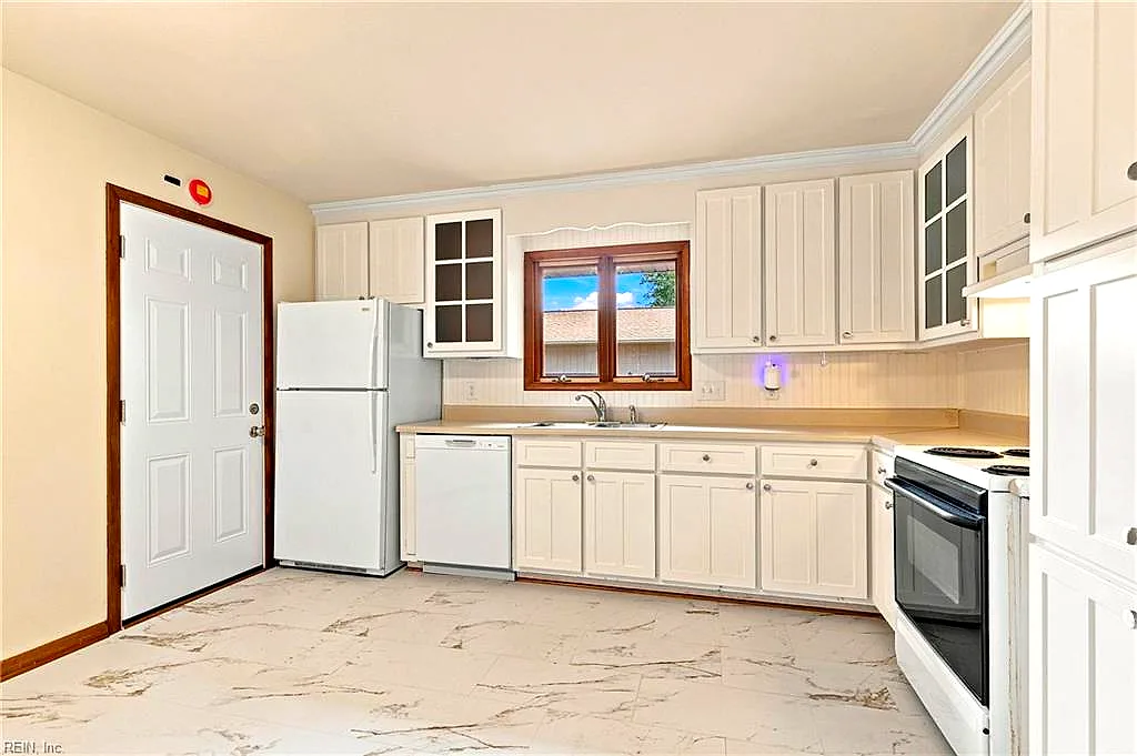 498 Windemere RD, NEWPORT NEWS VA 23602 thumb 12