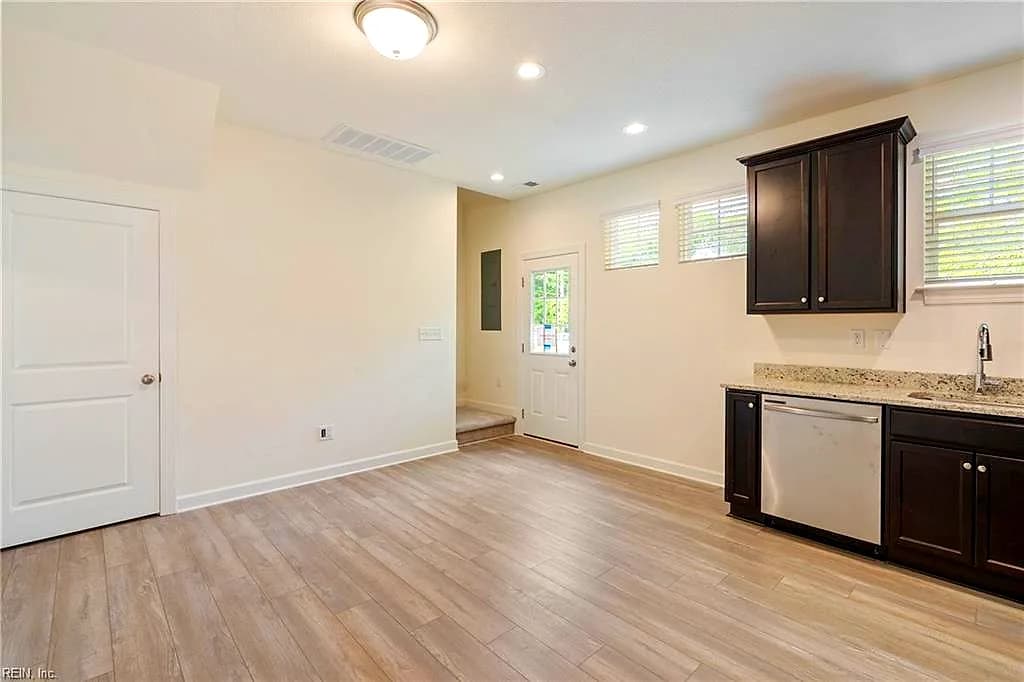 3867 B Strawberry Plains RD #B, WILLIAMSBURG VA 23188 - Photo 4