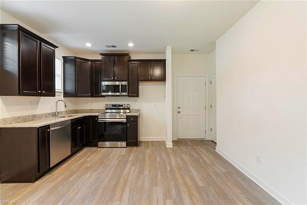 3867 B Strawberry Plains RD #B, WILLIAMSBURG VA 23188 thumb 8