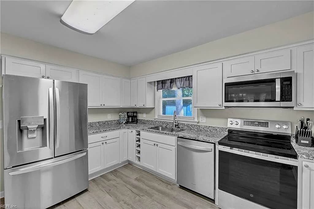 4 Hansom DR, POQUOSON VA 23662 - Photo 5