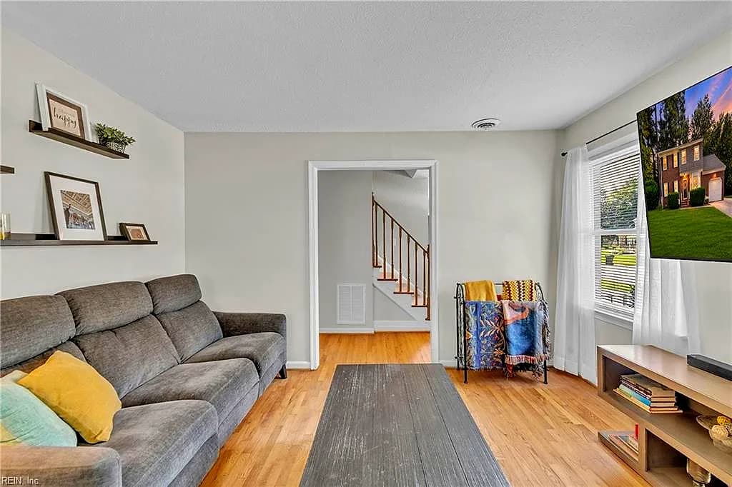4 Hansom DR, POQUOSON VA 23662 thumb 9