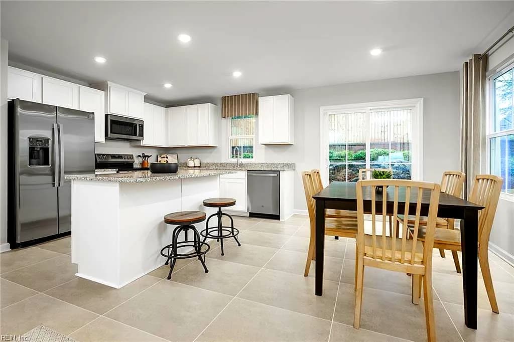 106 Summit Grove TER, FRANKLIN VA 23851 - Photo 4