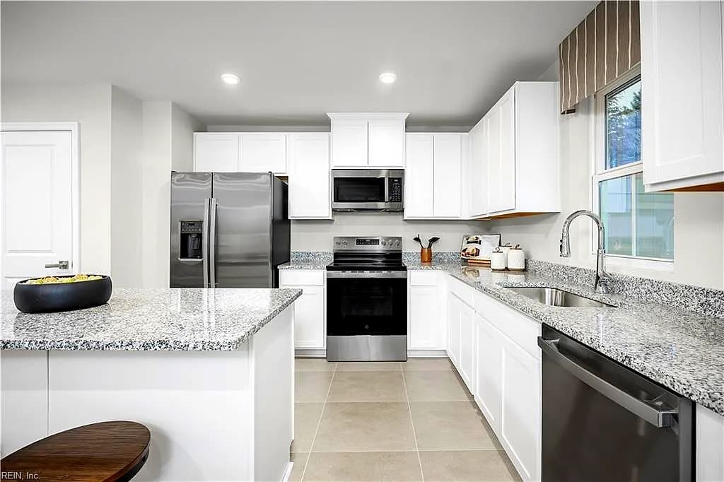 106 Summit Grove TER, FRANKLIN VA 23851 - Photo 5