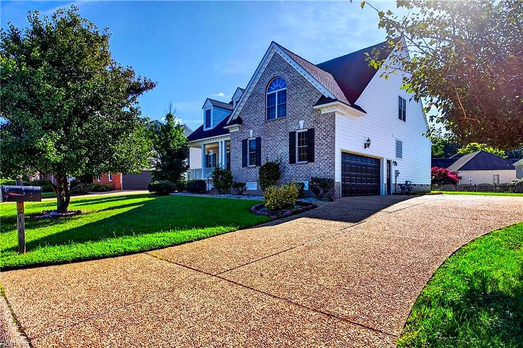 411 Honeysuckle LN, YORKTOWN VA 23693 - Photo 3