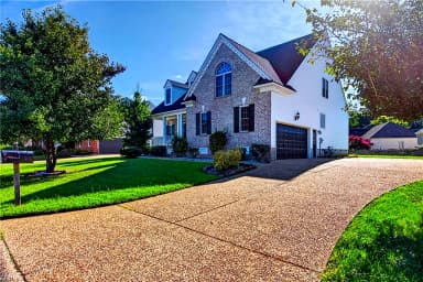 411 Honeysuckle LN, YORKTOWN VA 23693 thumb 3