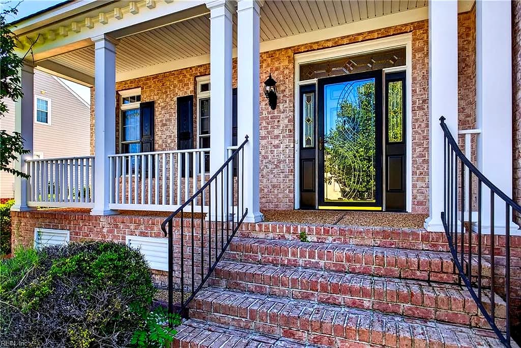 411 Honeysuckle LN, YORKTOWN VA 23693 - Photo 4