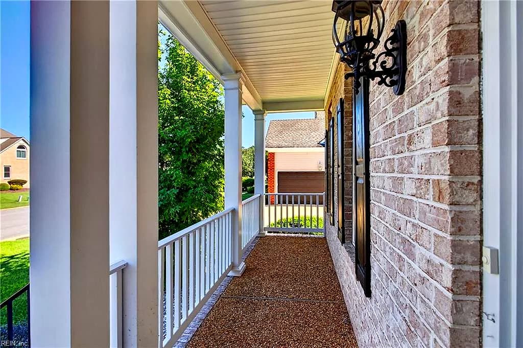 411 Honeysuckle LN, YORKTOWN VA 23693 - Photo 5