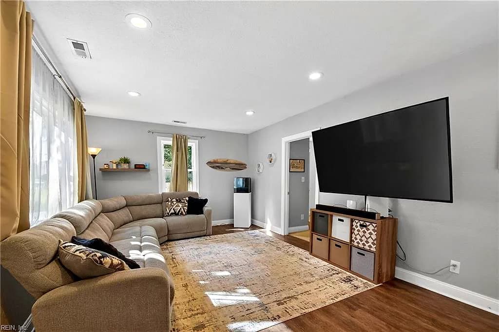 3835 Lenoir CIR, NORFOLK VA 23513 thumb 8