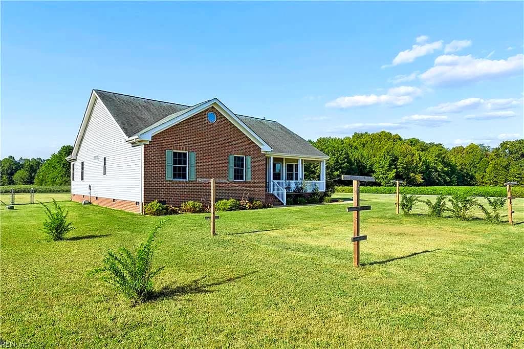 10028 Halltown RD, SMITHFIELD VA 23430 - Photo 3