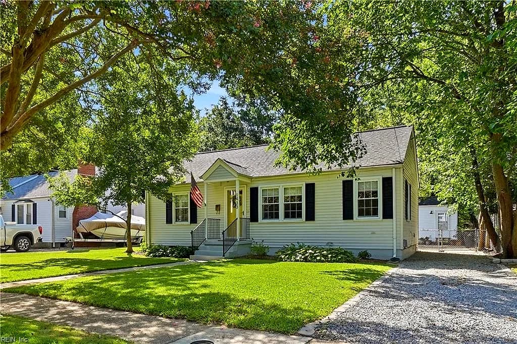 1433 Longwood DR, NORFOLK VA 23508 - Photo 3