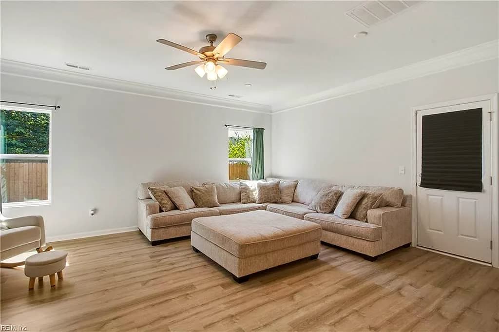 1041 Johnstons RD, NORFOLK VA 23513 thumb 12
