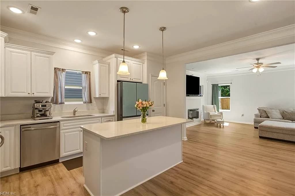 1041 Johnstons RD, NORFOLK VA 23513 thumb 8