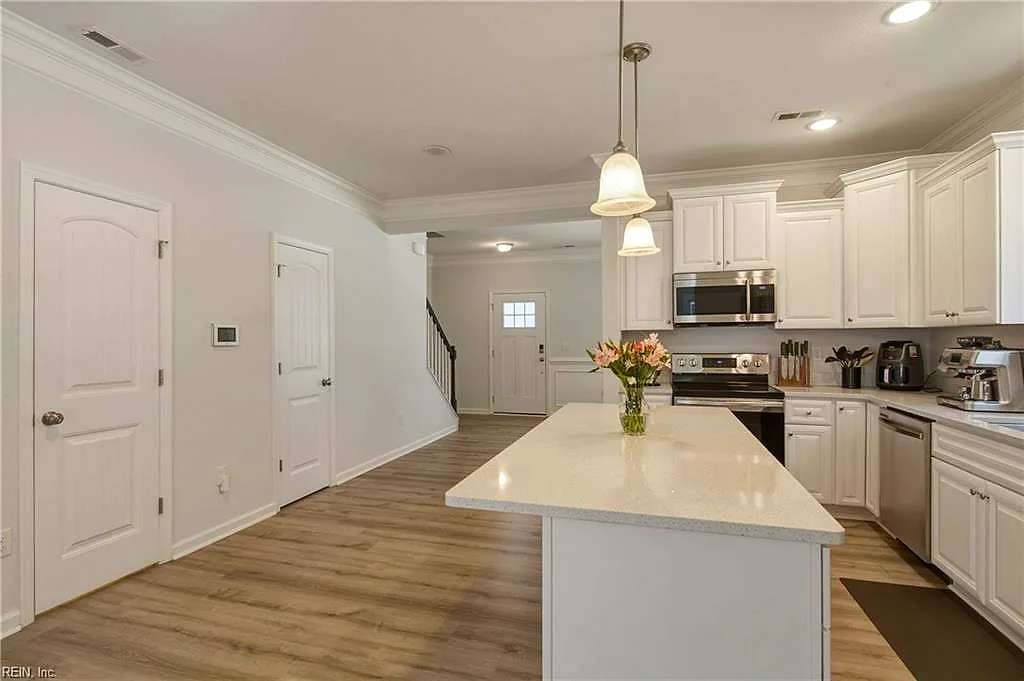1041 Johnstons RD, NORFOLK VA 23513 thumb 10