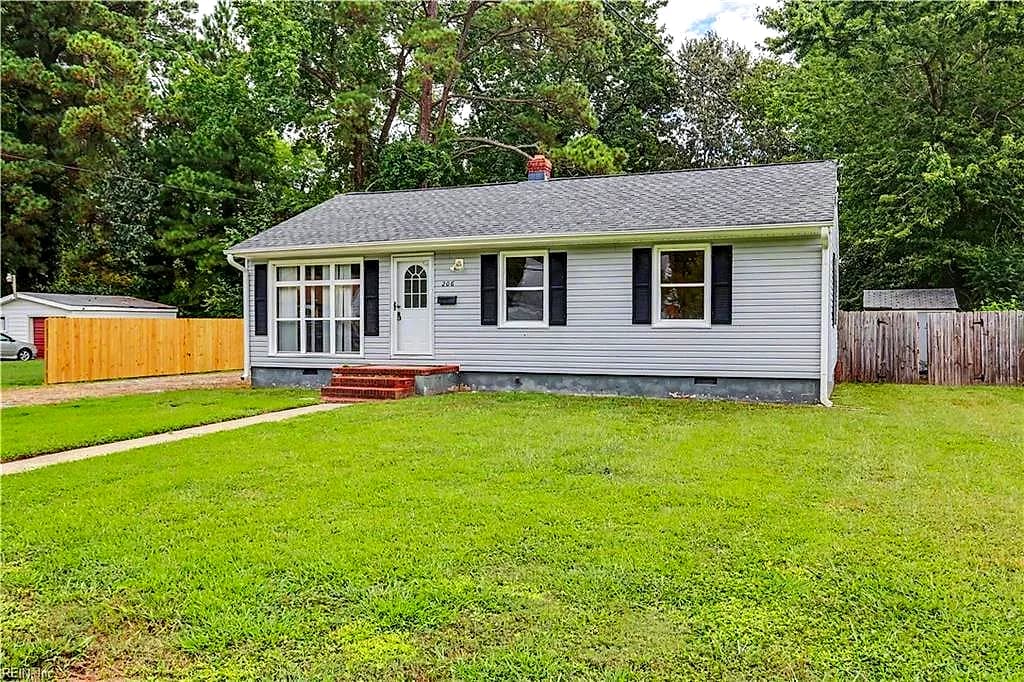206 Pine Grove RD, NEWPORT NEWS VA 23601 - Photo 4