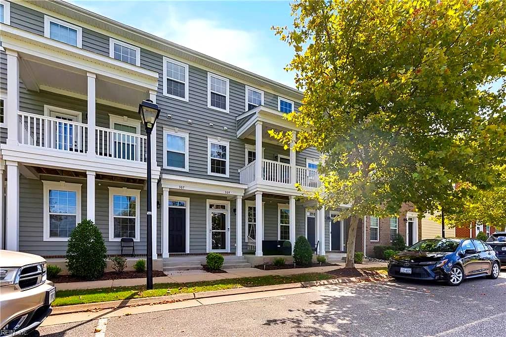 309 Waterside DR #37, HAMPTON VA 23666 - Main photo